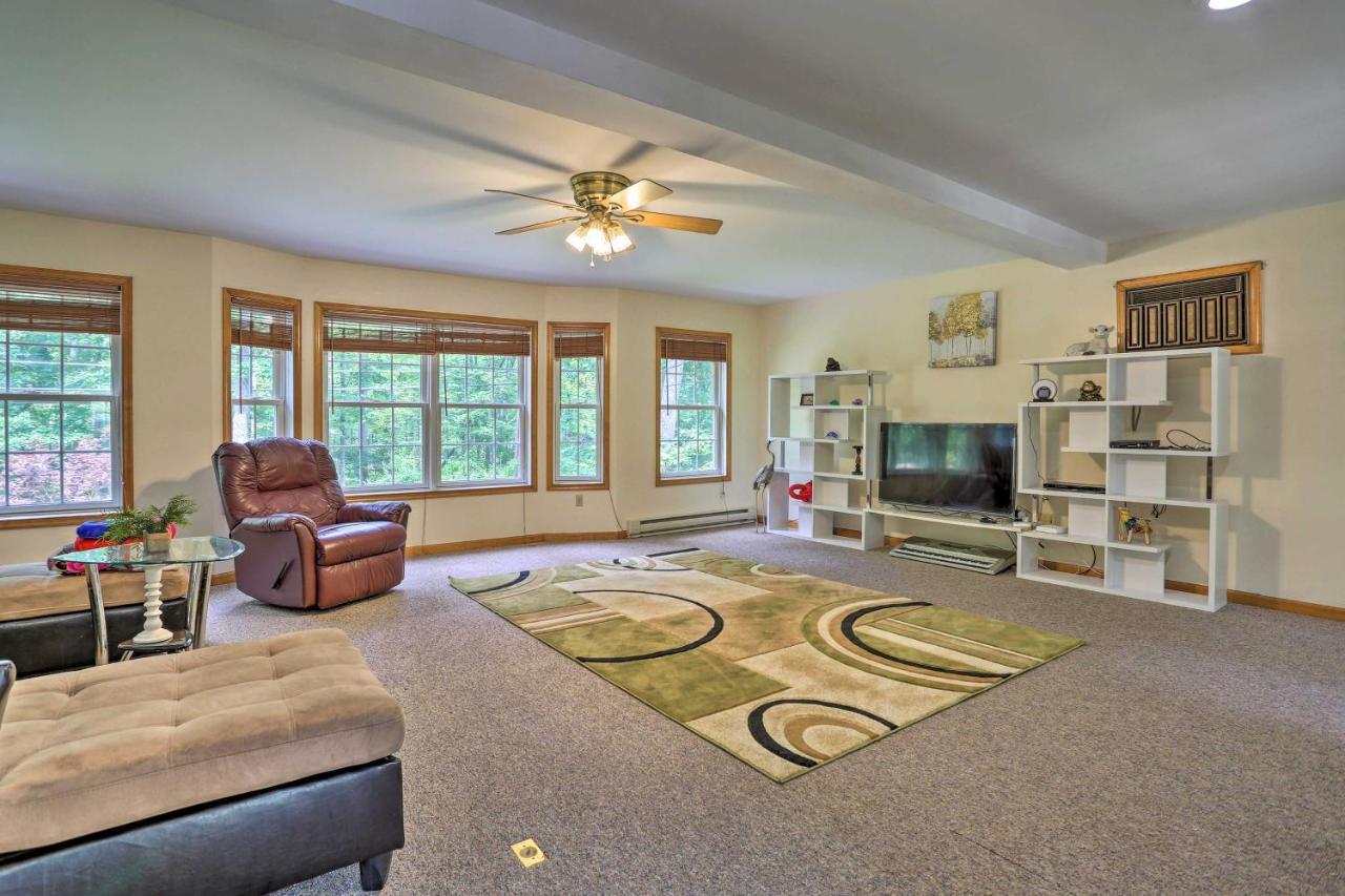 Henryville Home With Hot Tub About 5 Mi To Camelback! Exterior photo